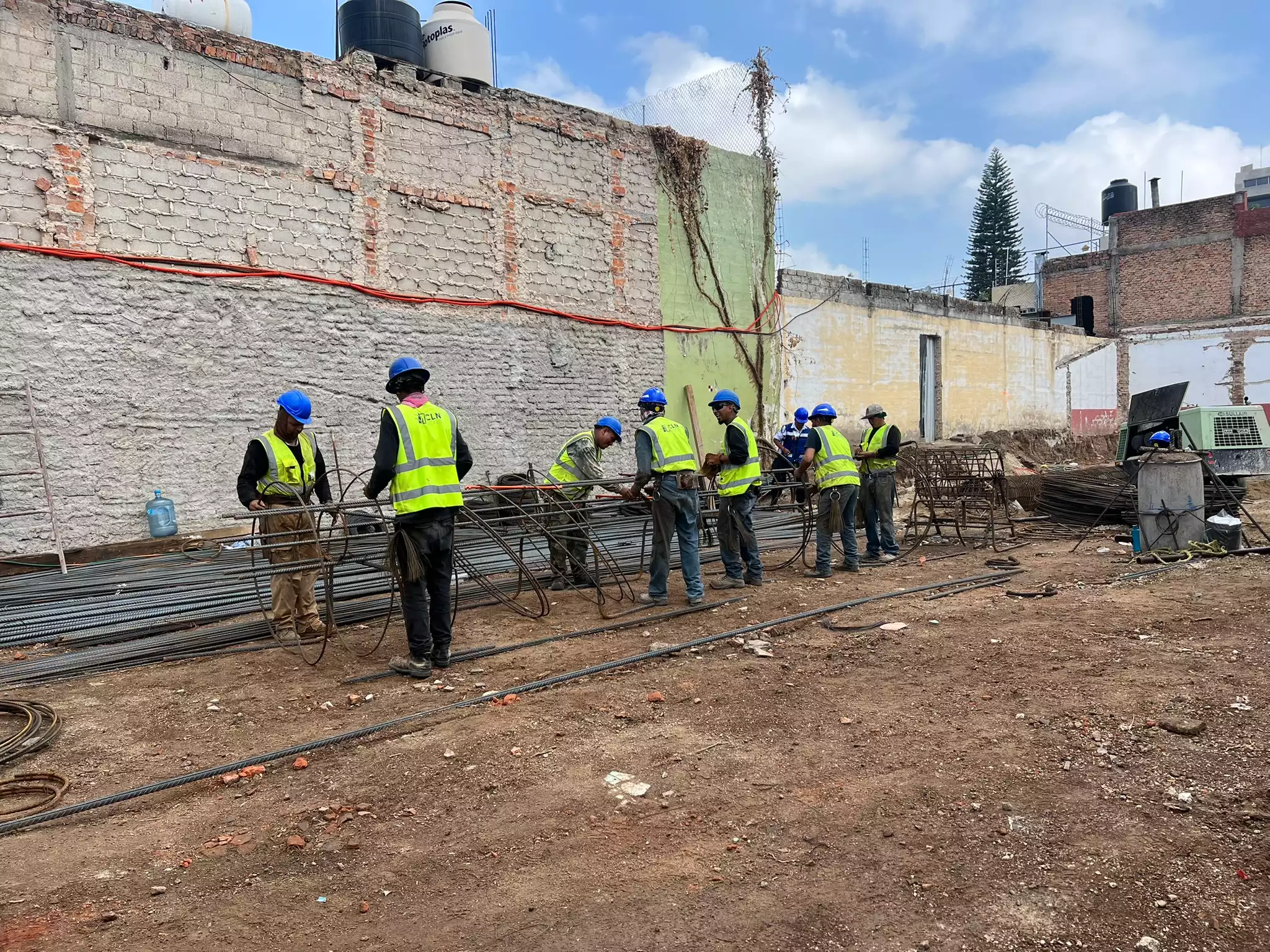 Alquiler de equipos de construcción Demoliciones Paniagua