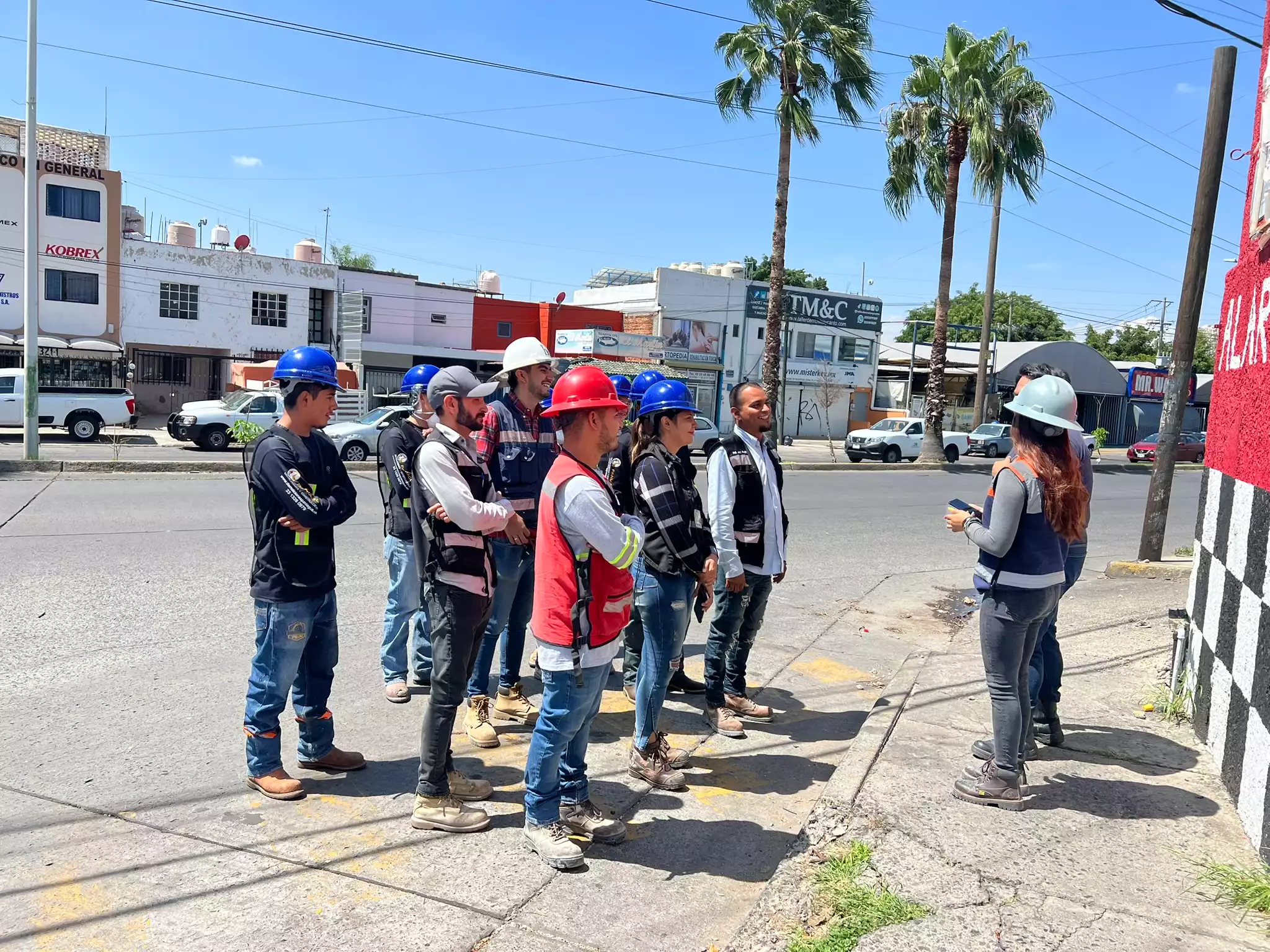 Equipo profesional en obra