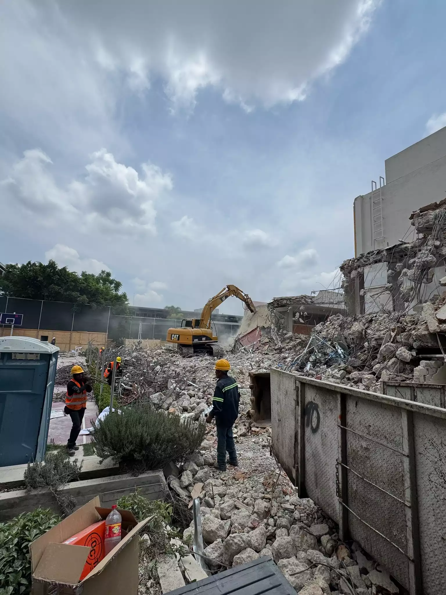 maquinaria profesional de demolición en Guadalajara