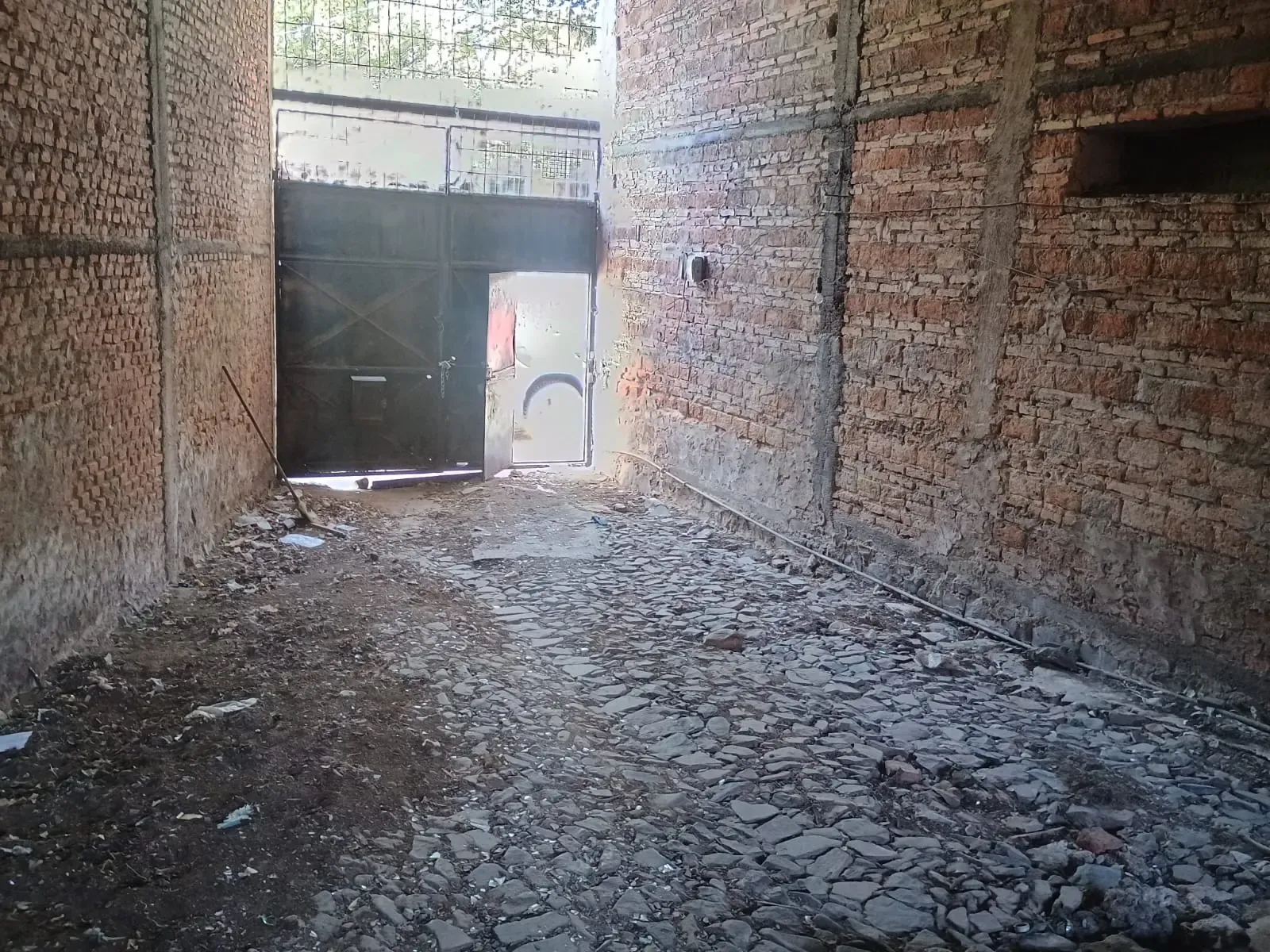 Servicio de demolicion de casa con personal y maquinaria especializada, enfocado en seguridad, retiro de escombro y avance de obra en Guadalajara, Jalisco.